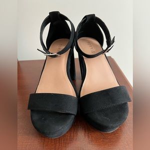 Torrid platform heels black. Size 7.5